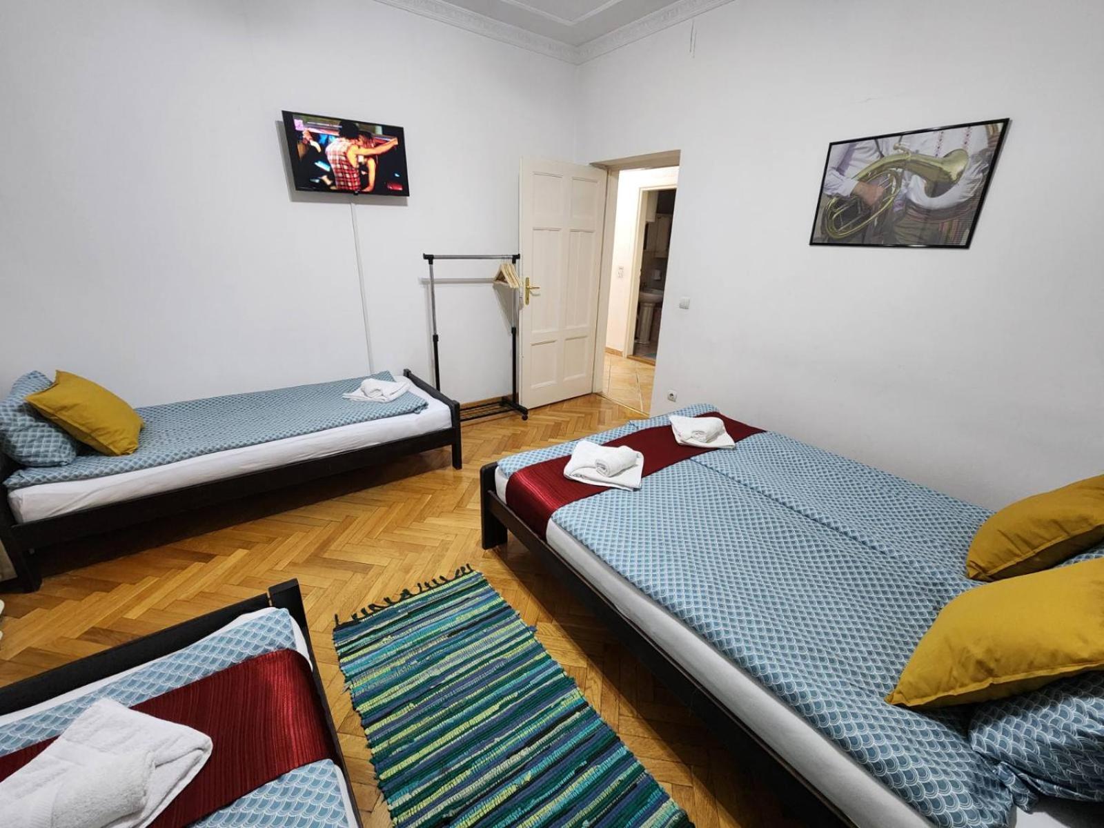 Authentic Belgrade Centre Apartments For Large Groups, Republic Square - Up To 47 People In 5 Apartments Pokoj fotografie