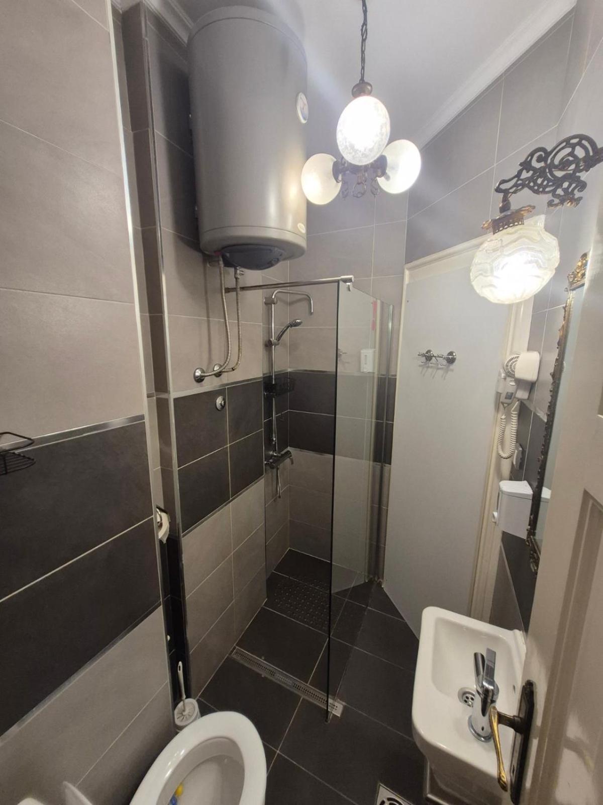 Authentic Belgrade Centre Apartments For Large Groups, Republic Square - Up To 47 People In 5 Apartments Pokoj fotografie
