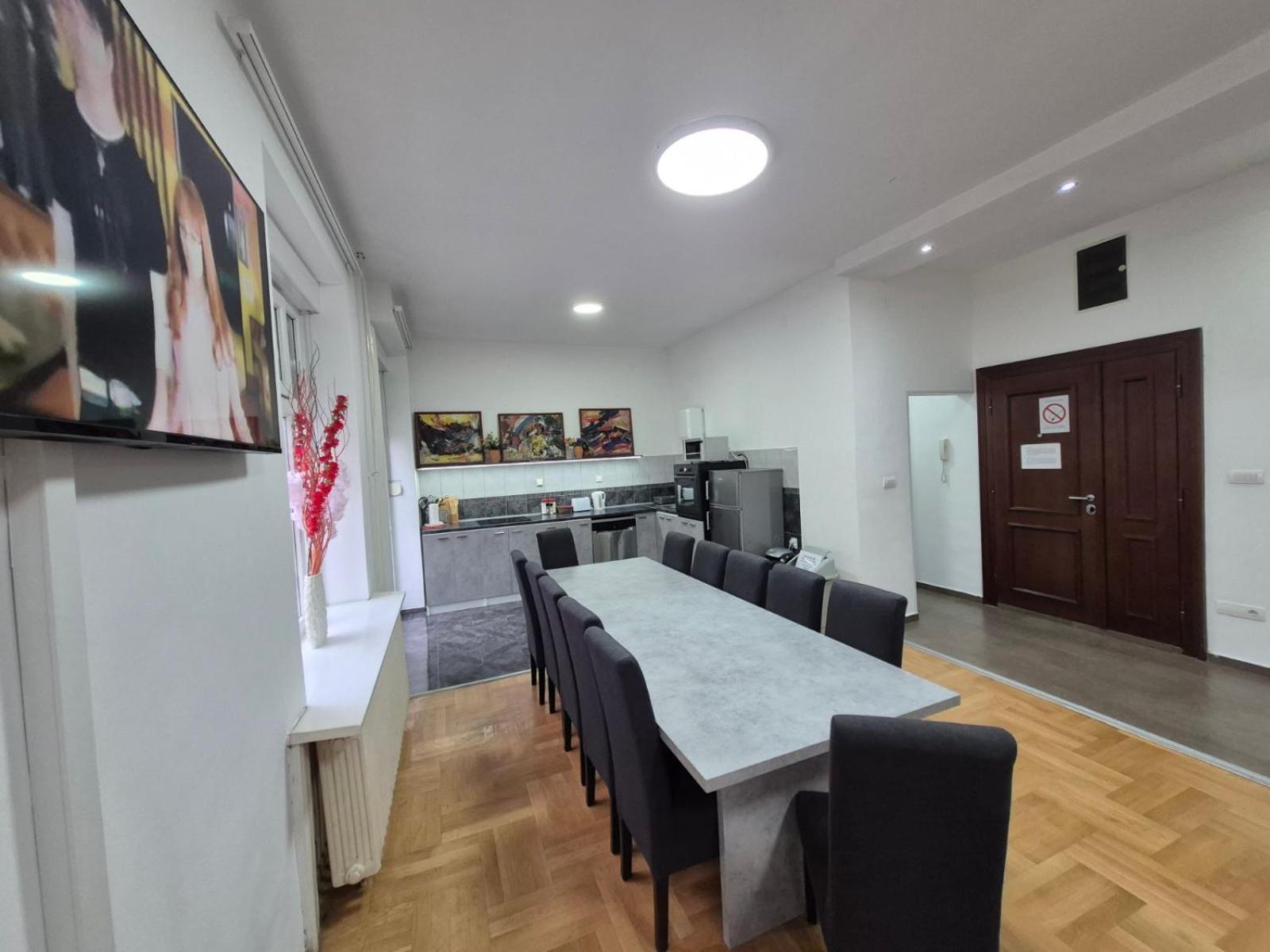 Authentic Belgrade Centre Apartments For Large Groups, Republic Square - Up To 47 People In 5 Apartments Pokoj fotografie