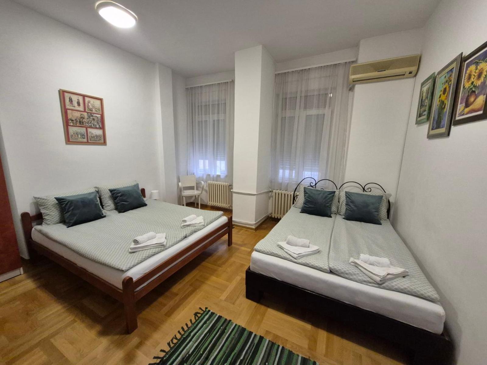 Authentic Belgrade Centre Apartments For Large Groups, Republic Square - Up To 47 People In 5 Apartments Pokoj fotografie