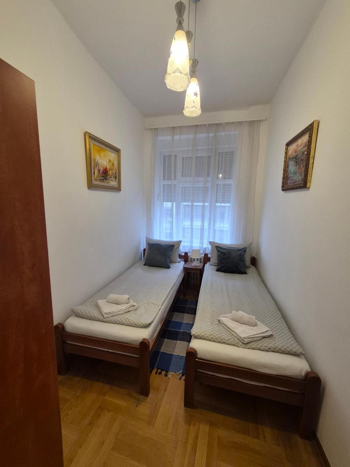 Authentic Belgrade Centre Apartments For Large Groups, Republic Square - Up To 47 People In 5 Apartments Pokoj fotografie