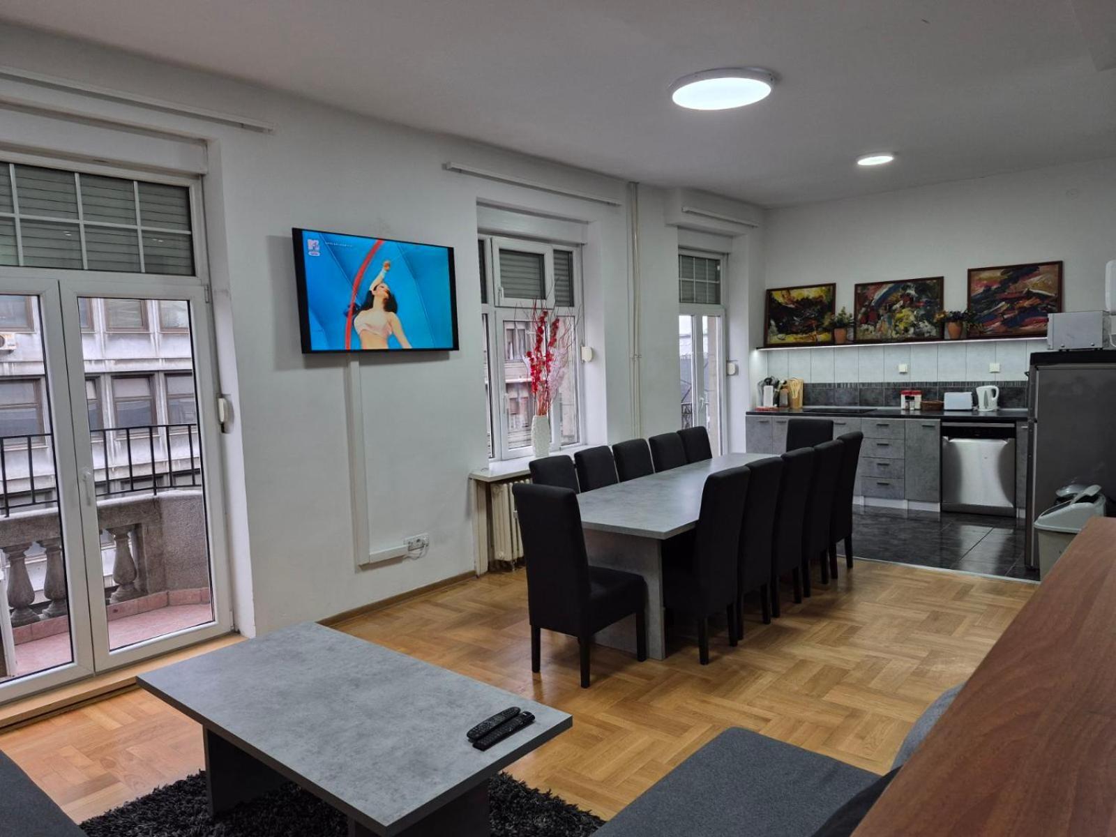 Authentic Belgrade Centre Apartments For Large Groups, Republic Square - Up To 47 People In 5 Apartments Pokoj fotografie