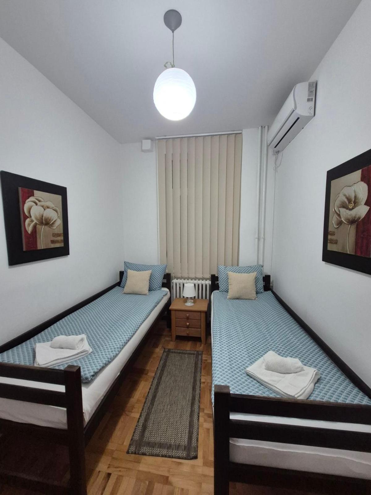 Authentic Belgrade Centre Apartments For Large Groups, Republic Square - Up To 47 People In 5 Apartments Pokoj fotografie