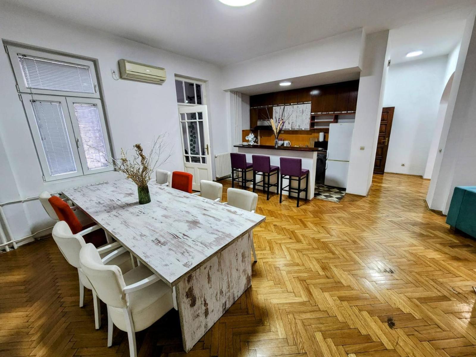 Authentic Belgrade Centre Apartments For Large Groups, Republic Square - Up To 47 People In 5 Apartments Pokoj fotografie