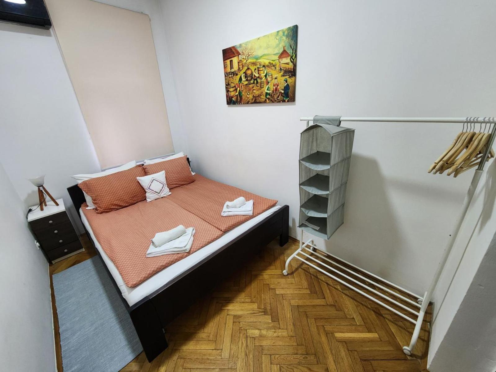 Authentic Belgrade Centre Apartments For Large Groups, Republic Square - Up To 47 People In 5 Apartments Pokoj fotografie